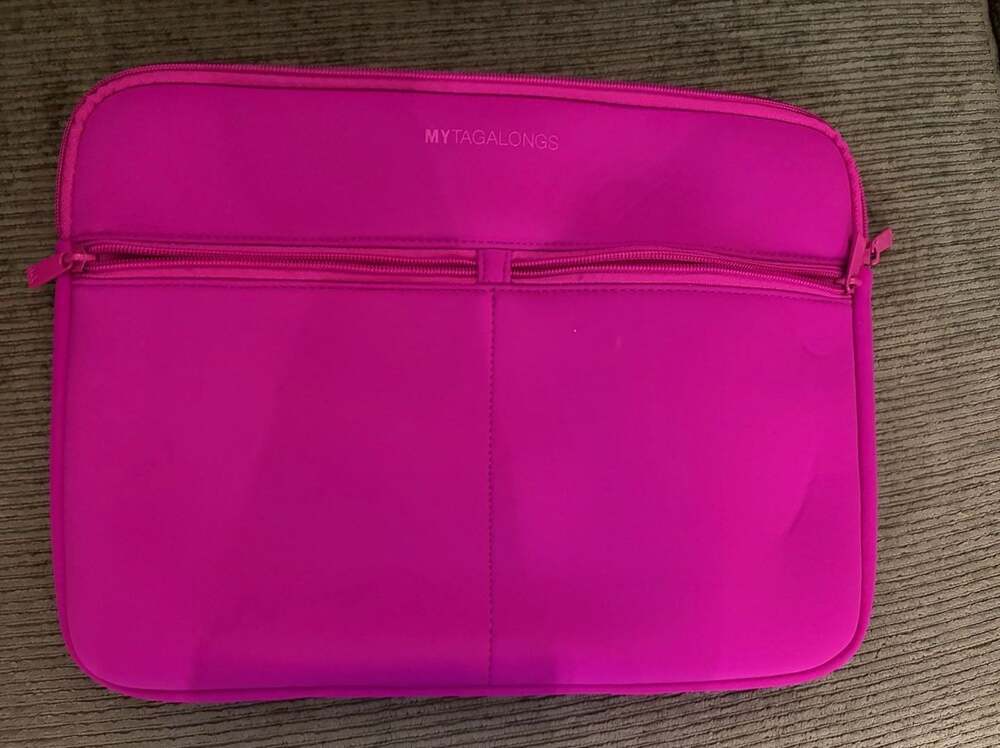 MYTAGALONGS Laptop Sleeve Case in Fuchsia Pink